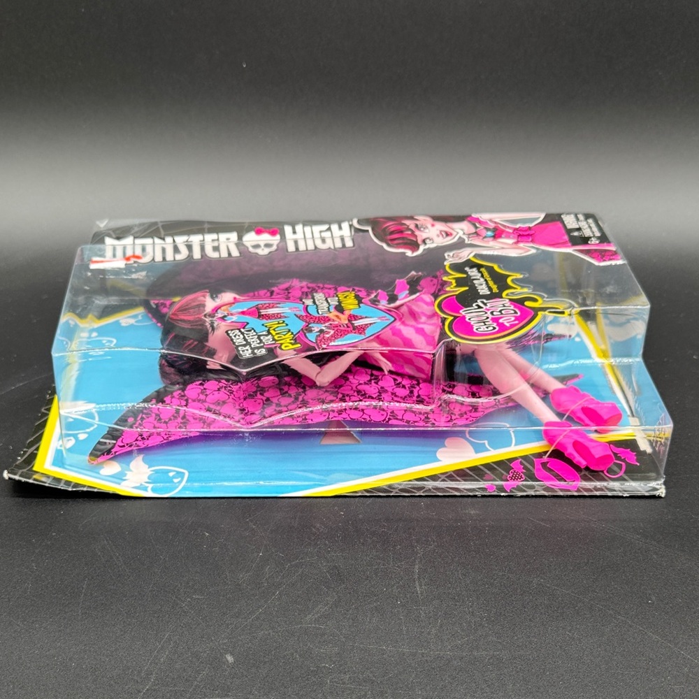 Monster High Ghoul to Bat Doll with Pink and Black Outfit Mattel 2015 NIB - Picture 4 of 8